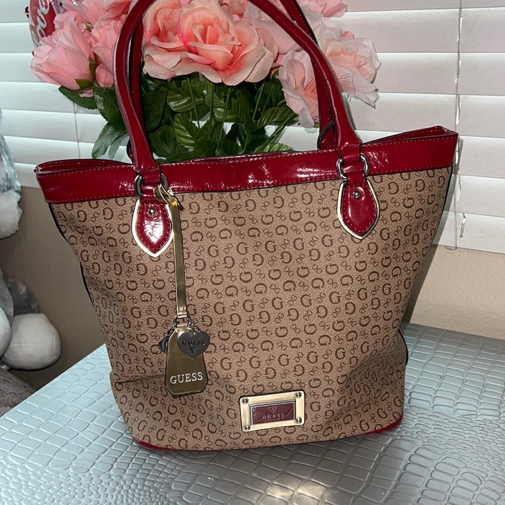 NEW GUESS PURSE